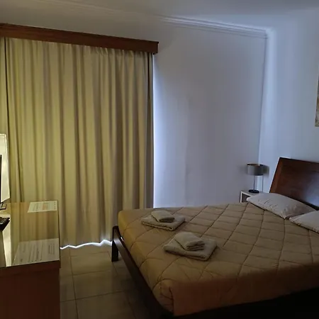 Azores Garden House - And Private - Self Access Keyboard Apartment *