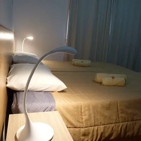 Azores Garden House - And Private - Self Access Keyboard *