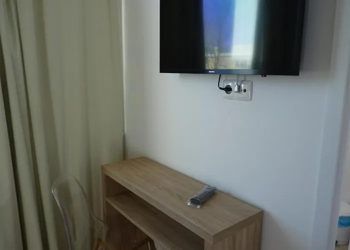 Azores Garden House - And Private - Self Access Keyboard Apartment *